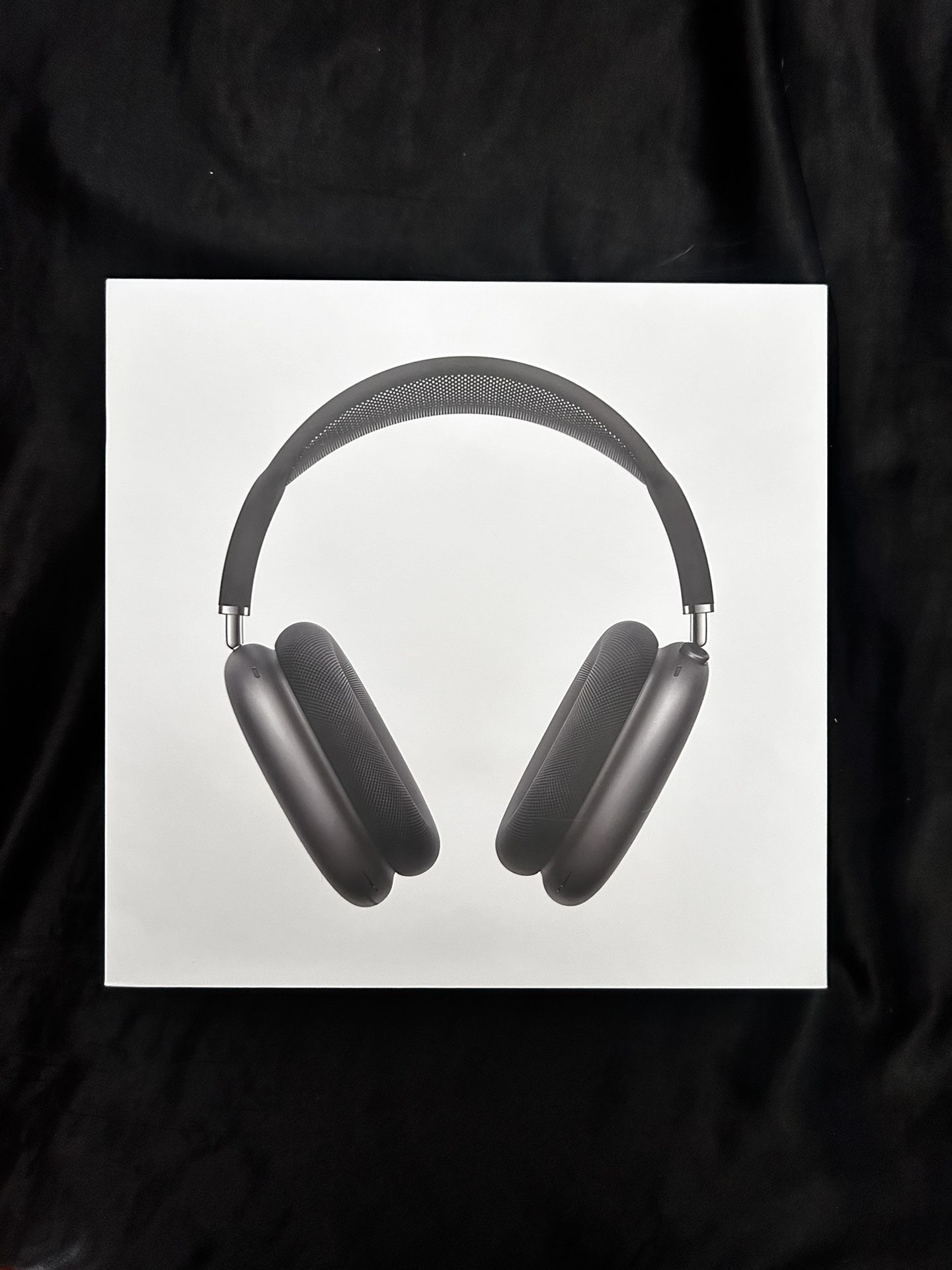 Apple AirPod Maxes