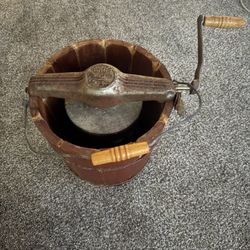 Vintage White Mountain Hand Crank Ice Cream Maker Wooden Bucket