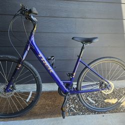 Trek Verve 3 Bike