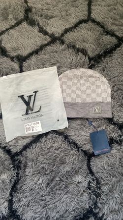 Gray beanie (comes with bag)