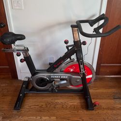 Stationary Bike Sunny Health & Fitness Indoor Cycling Exercise Bike Belt Drive - SF-B1002