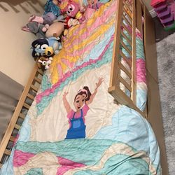 Twin Bed + Ms Rachel Comforter 