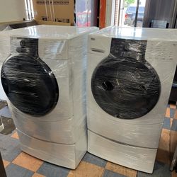 Kenmore Set Washer And Dryer Front Loads  “white” 