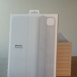 iPad Pro 11” M4 M5 Smart Folio Case - White - Brand New