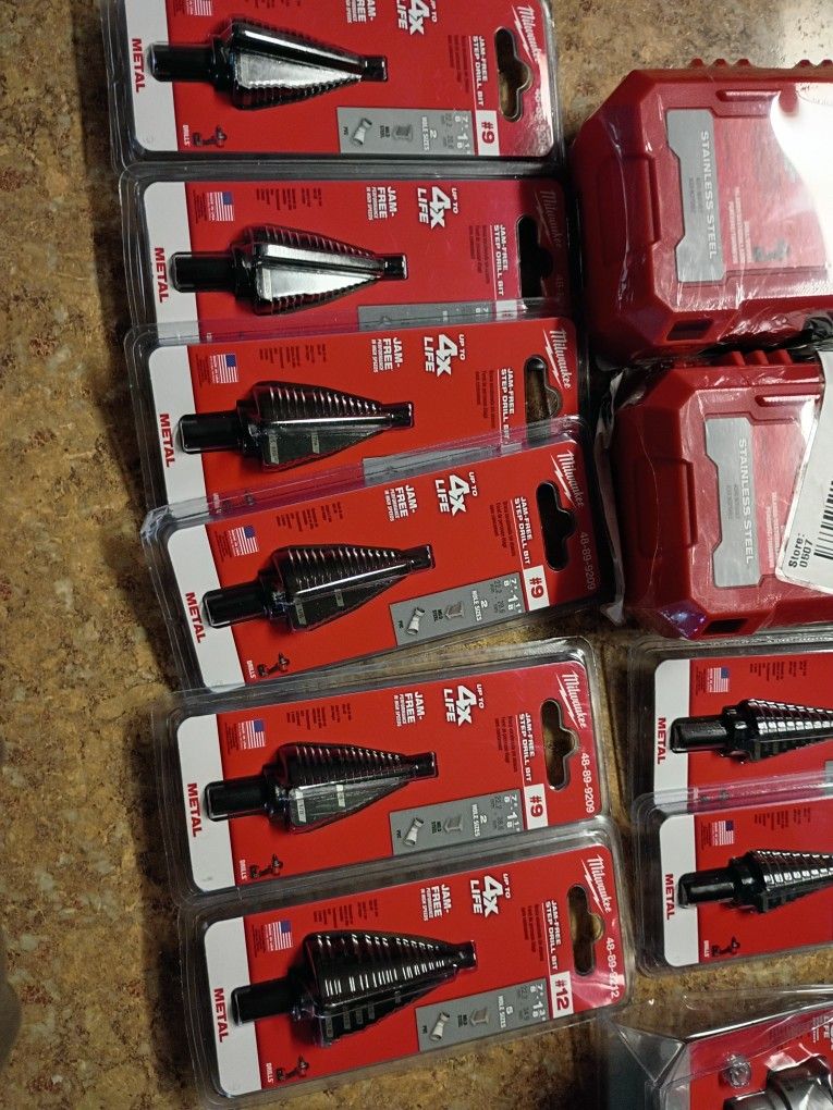 Milwaukee Drill Bits/ Hole Cutter Sets