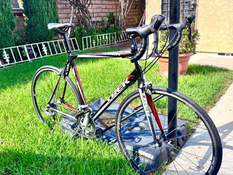 Trek road bike (57cm)