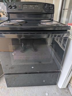 GE Electric Stove