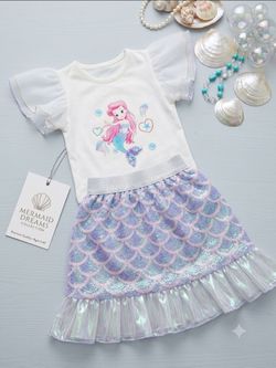 mermaid outfit featuring a short-sleeved white puff-sleeve graphic 2T