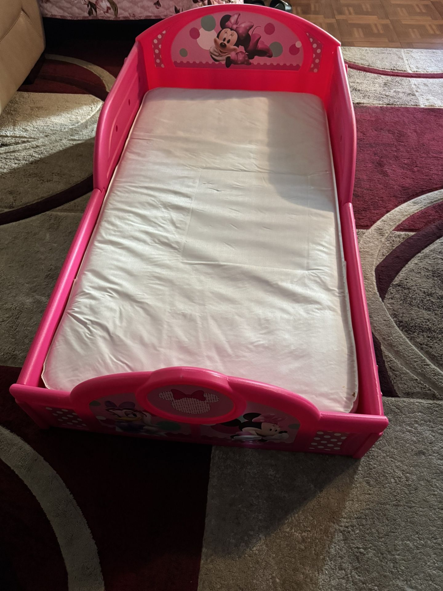 MINNIE MOUSE TODDLER BED