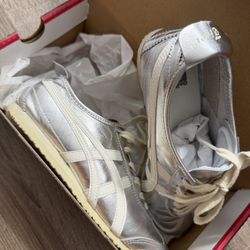 Onitsuka Tiger Sneakers 