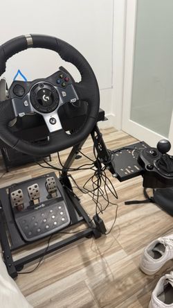 Logitech G920 Racing Wheel + Shifter + Racing Rig