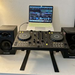 Pioneer DDJ FLX4 + M Audio Studio Monitors