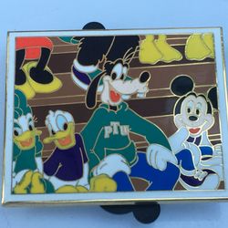 Disney Pin Trading University - Goofy Pep Rally - Yearbook Collection, LE 300