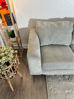 Living Spaces Sectional Sofa – Light Gray | Clean Modern Look | Priced to Sell