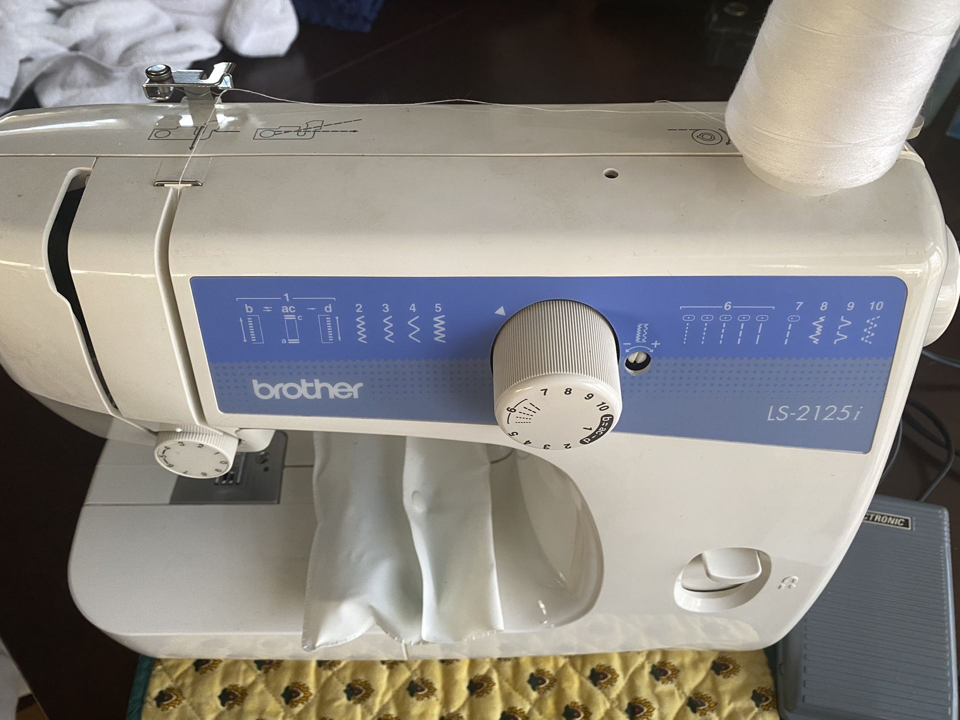 Brothers Sewing Machine LS-2125i