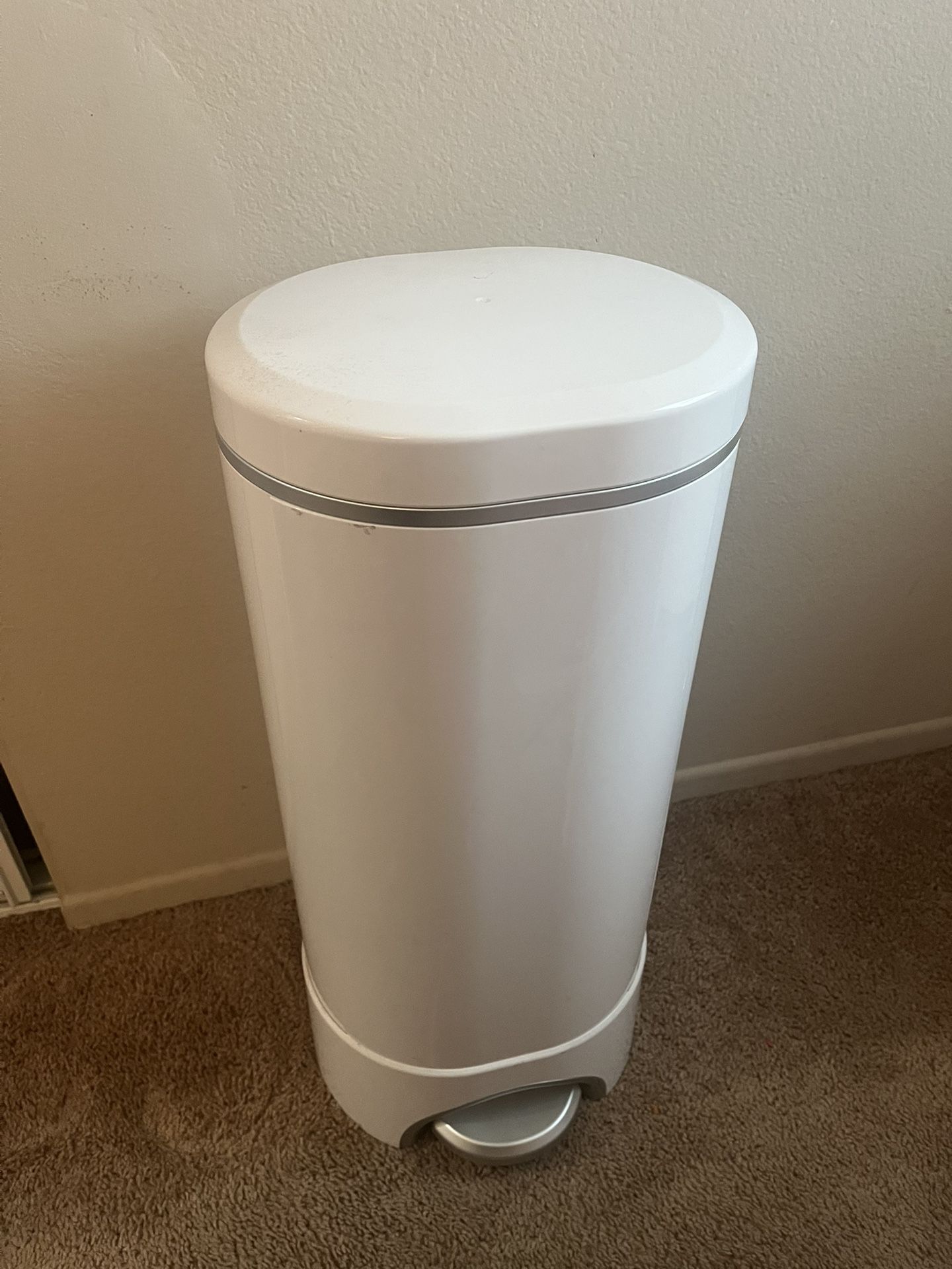 Munchkin Diaper Pail