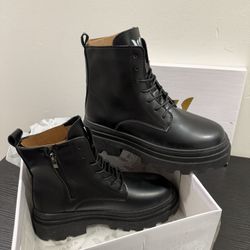 Women’s Combat Boots- Chunky Platform- Size 8