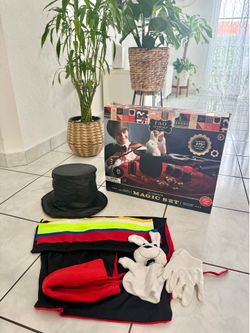 Magic Set + Hat + cape FAO SCHWARZ Collectible Ultimate Kids