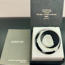 Baccarat Crystal Franklin Mint Paperweight the great Leader of history Cameo Louis XIV In great condition  Comes in box with certificate of authentici