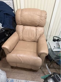 Beige leather recline chair, fully assembled living room