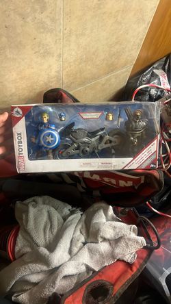  Disney Marvel Toybox Captain America Motorcycle Se