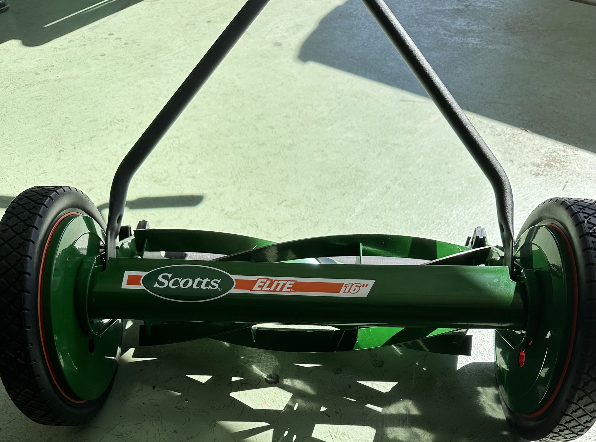 Scott’s 16” Reel Lawn Mower