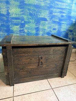 Antique Style Large Dark Wooden Storage Trunk  (w31"D18"H19")