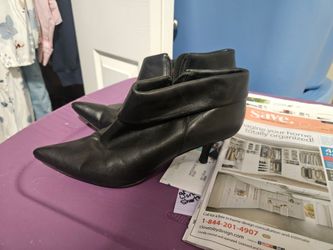 Black Nine West ankle boots size 7.5