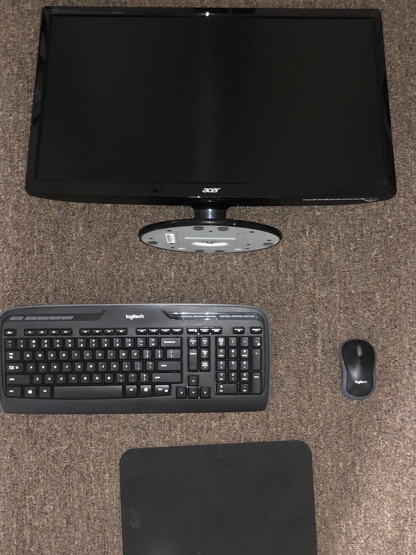 Samsung lCD Monitor 24” With Mouse And Keyboard Logitech Wireless