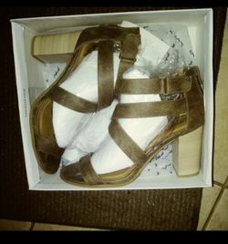 Brand New Ladies Chunky Heels Size 7