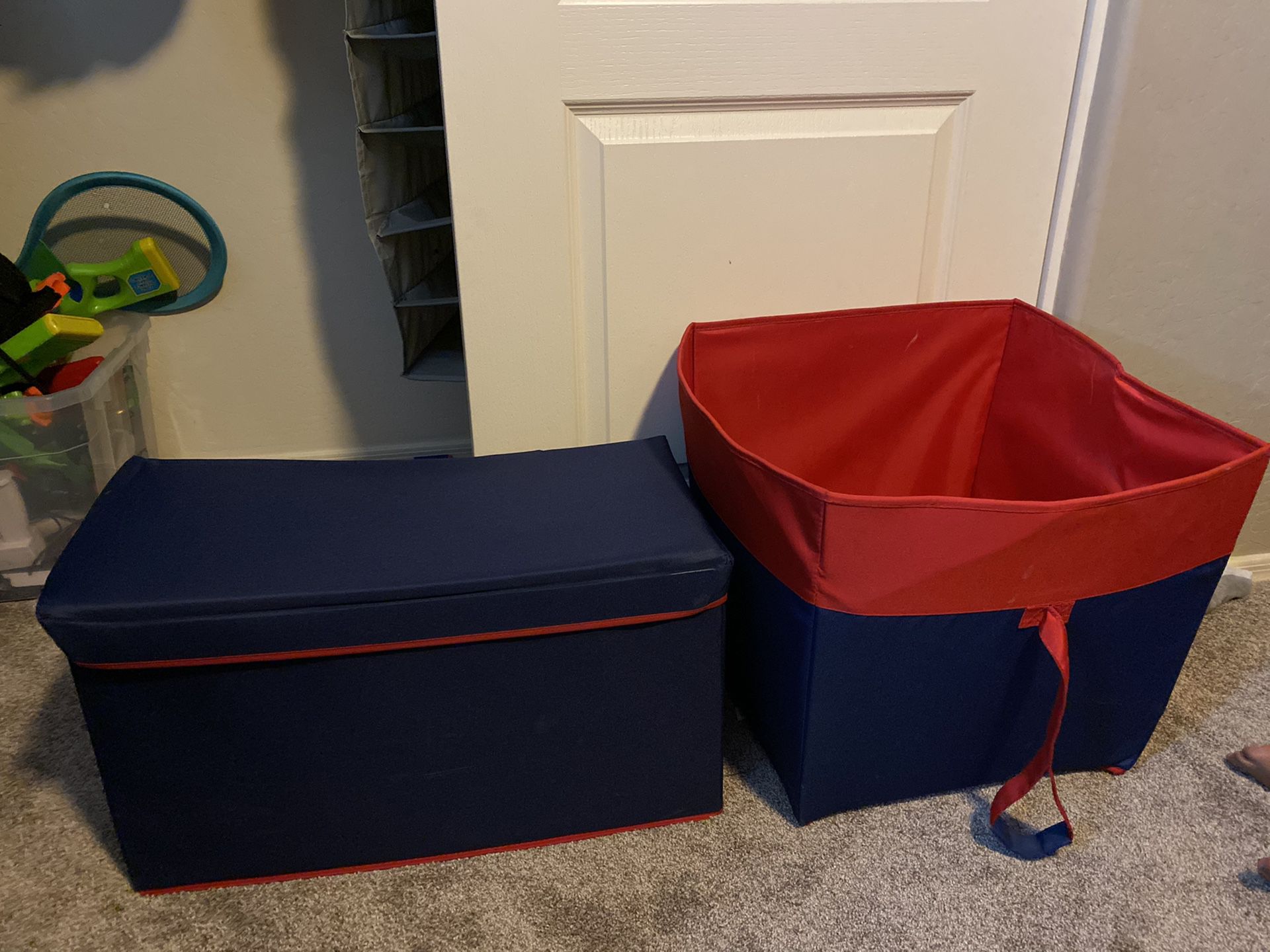 Collapsible kids storage /toy box.