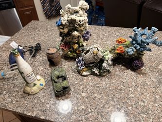 Fish Tank (Aquarium) Decorations / Ornaments