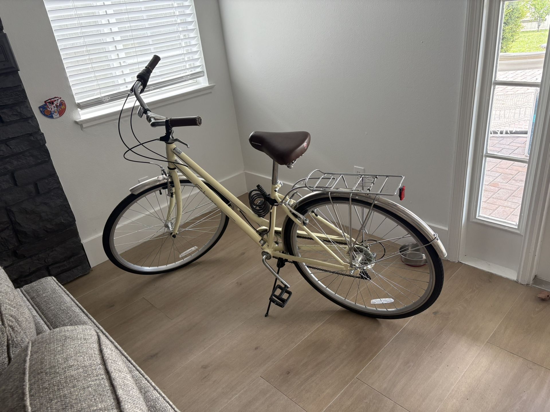 Schwinn Women's Gateway 700c/28" Hybrid Bike - Cream