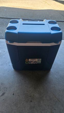 Igloo rolling cooler