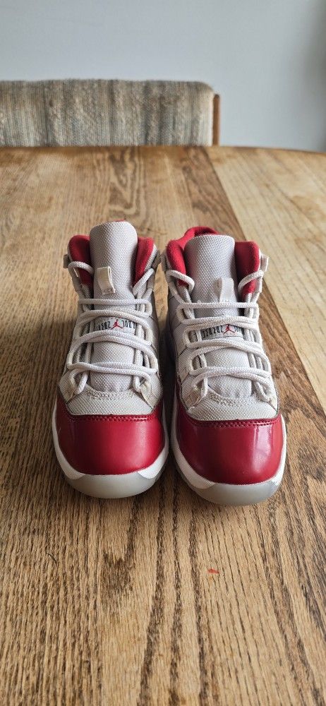 Nike Air Jordan 11 Retro Cherry Boys Size 3Y Red White