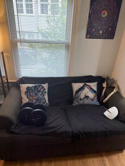 🛋️ Modern Black Loveseat – Great Condition – $125 OBO