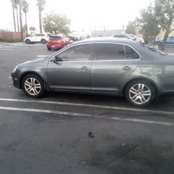 Hi I'm Sale In My 2007jatta Runs Good Just Need Oil Change Tags good.Askin For $4000  