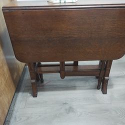 Drop leaf cherry wood spindell leg table