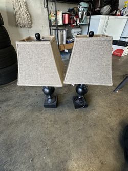 2 Night Stand Lamps 