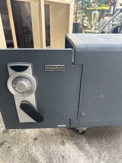 Water proof safe box