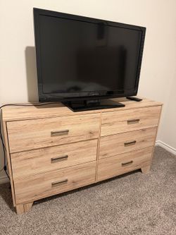 Tan 6-drawer and night stand set