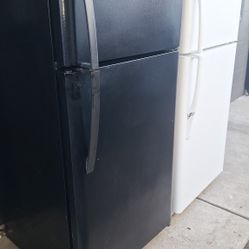 APARTMENT SIZE REFRIGERATOR (DELIVERED)