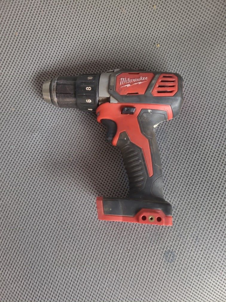 Milwaukee Drill M18 $75