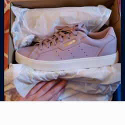 NIB ADIDAS SLEEK WOMENS SZ 7.5