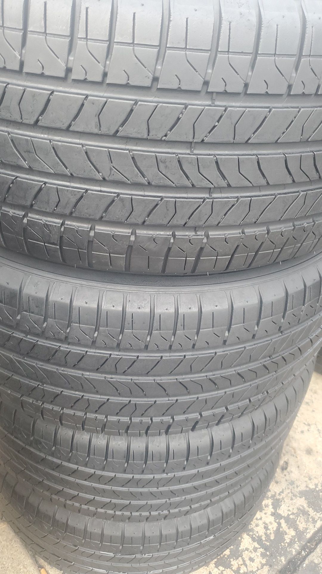 Four very nice MICHELIN tires for sale. 235/50/17