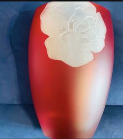Mikasa, 12" Ellipse Vase. with Love. QP 216 630. Red with an etched white flower