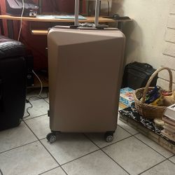28 Inches (large) Check In Travelers Luggage 