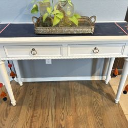 White entry table