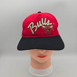 Vintage Sports Specialties NBA Chicago Bulls Red/Black Cap Hat Size 6 7/8. 2