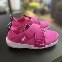 Kids Nike Shoes Size. 1.5y